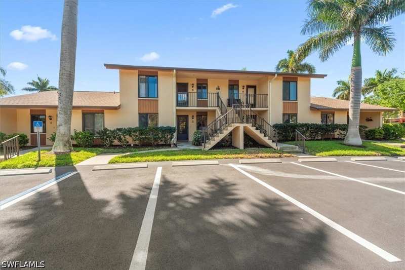 2 bedroom Condominium at 811 W Elkcam Cir D2, Court Of Palms, Marco Island — photo 1