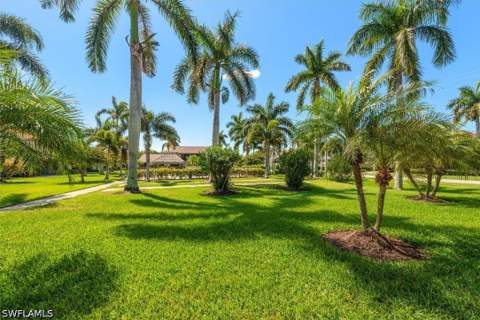 811 W Elkcam Cir D2, Marco Island FL - photo 10 of 32