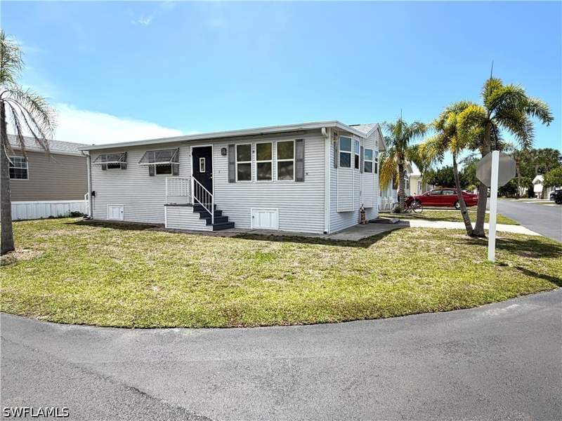 2 bedroom ManufacturedHome at 4501 Robert E Lee Blvd E, Riverwoods Plantation, Estero — photo 2