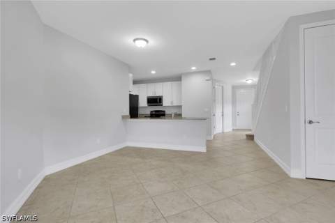 7738 Bristol Cir, Naples FL - photo 7 of 32