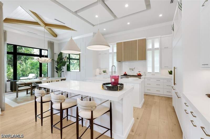 5 bedroom SingleFamilyResidence at 767 Park Shore Dr, Park Shore, Naples — photo 4