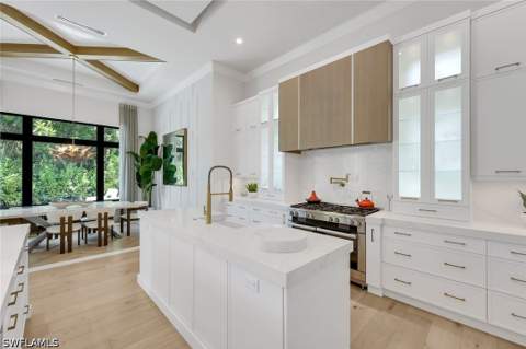 767 Park Shore Dr, Naples FL - photo 8 of 41