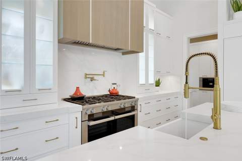767 Park Shore Dr, Naples FL - photo 9 of 41