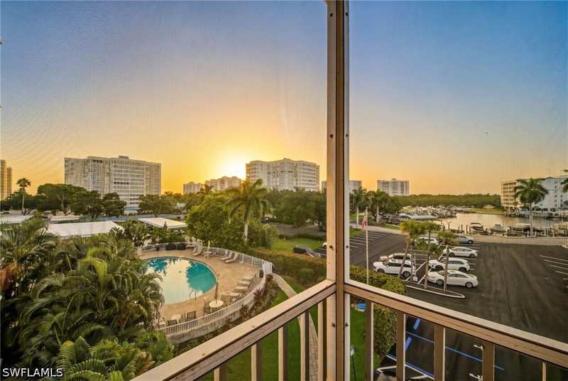 1 bedroom Condominium at 5 Bluebill Ave 410, Vanderbilt Towers, Naples — photo 1