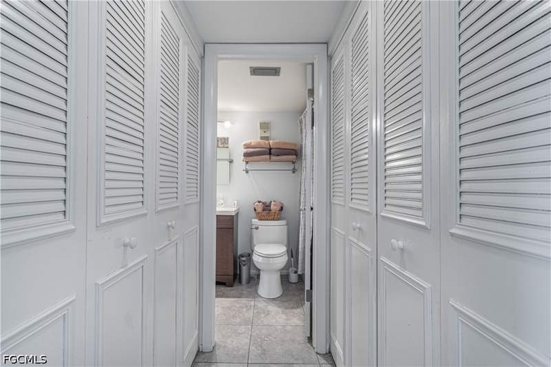 1 bedroom Condominium at 6220 Augusta Dr 307, Seven Lakes, Fort Myers — photo 4