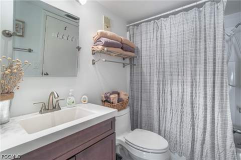 6220 Augusta Dr 307, Fort Myers FL - photo 9 of 33