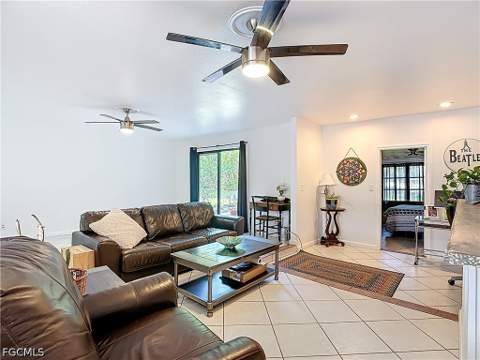 4293 Island Cir 4, Fort Myers FL - photo 12 of 48