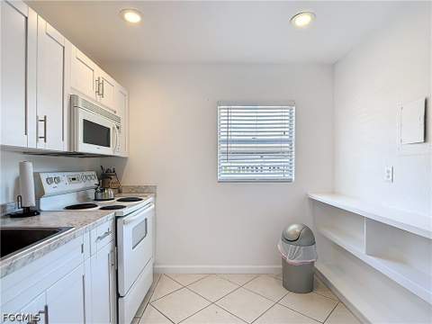 4293 Island Cir 4, Fort Myers FL - photo 9 of 48