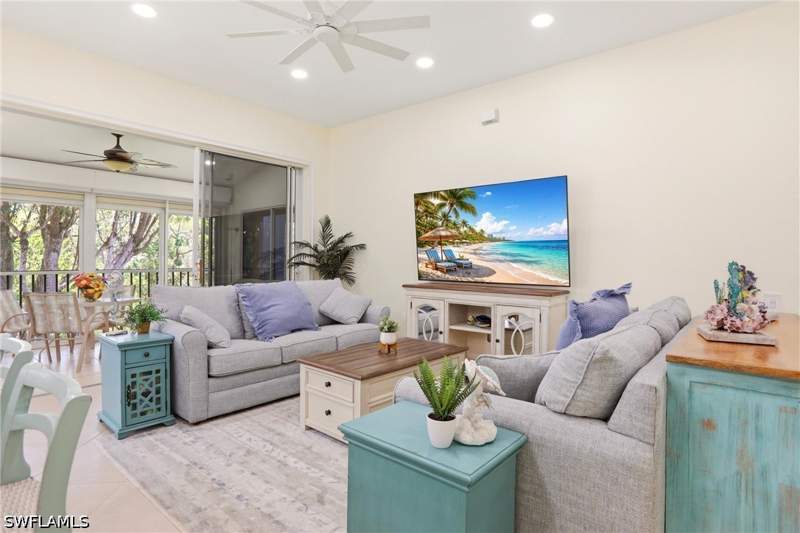 2 bedroom Condominium at 817 Carrick Bend Cir 201, Barbados, Naples — photo 3