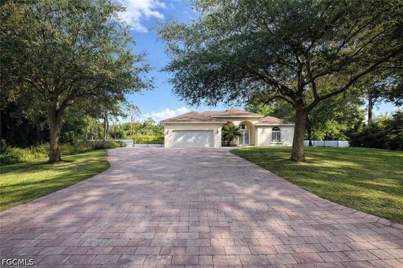3 bedroom SingleFamilyResidence at 504 Highland Ave, Lehigh Acres, Lehigh Acres — photo 1