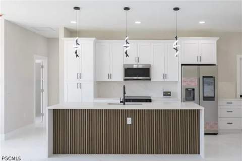 218 Irving Ave, Lehigh Acres FL - photo 6 of 30