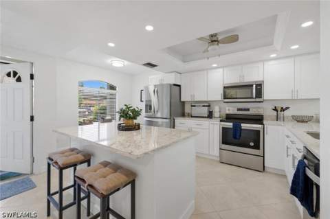 7260 Coventry Ct 405, Naples FL - photo 10 of 47