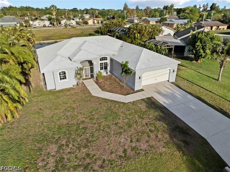 3 bedroom SingleFamilyResidence at 605 SE 23rd Ave, Cape Coral, Cape Coral — photo 5