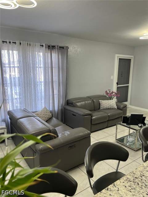 18 Hamlin Ct, Lehigh Acres FL - photo 11 of 36