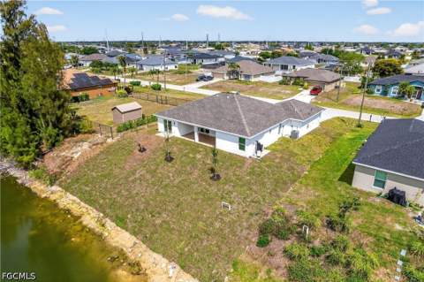 2210 NW 2nd Ave, Cape Coral FL - photo 6 of 41