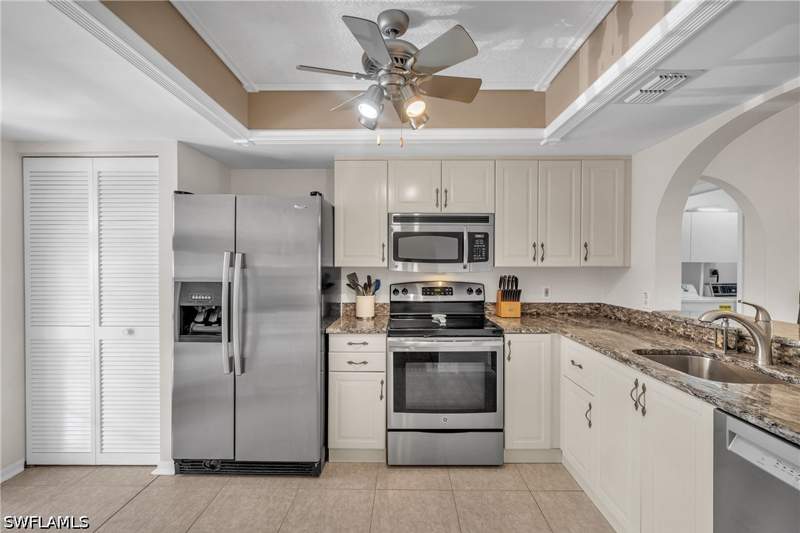 2 bedroom Condominium at 505 Mardel Dr 109, Colonies, Naples — photo 5