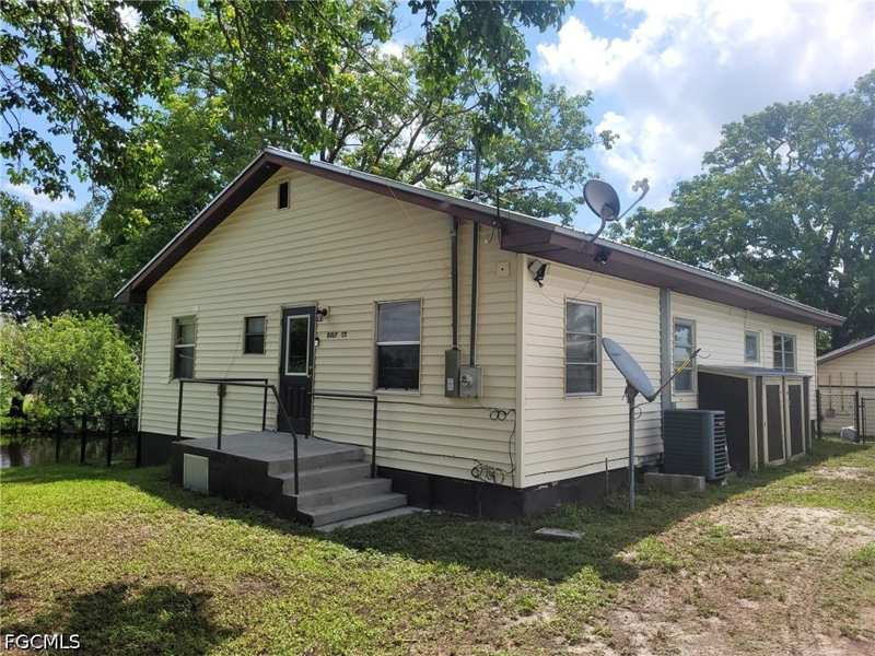 4 bedroom SingleFamilyResidence at 1104 Gulf St, Moore Haven, Moore Haven — photo 1