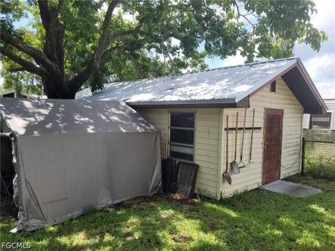 1104 Gulf St, Moore Haven FL - photo 23 of 26