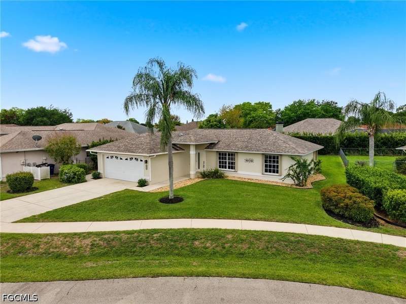 3 bedroom SingleFamilyResidence at 1529 Junior Ct, Varsity Lakes, Lehigh Acres — photo 2
