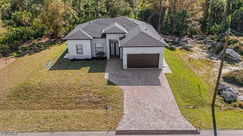 3 bedroom SingleFamilyResidence at 1504 E 6th St, Lehigh Estates, Lehigh Acres — photo 4