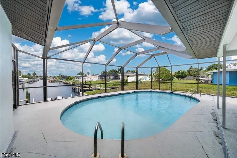 3 bedroom SingleFamilyResidence at 1741 SE 29th Ln, Cape Coral, Cape Coral — photo 2