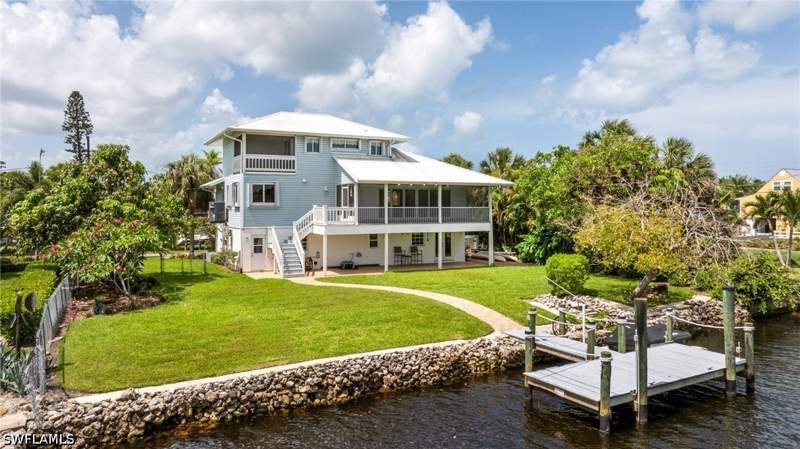 4 bedroom SingleFamilyResidence at 3968 Aloha Ln, Imperial Shores, Bonita Springs — photo 3