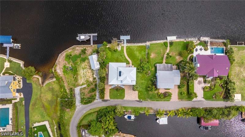 4 bedroom SingleFamilyResidence at 3968 Aloha Ln, Imperial Shores, Bonita Springs — photo 4