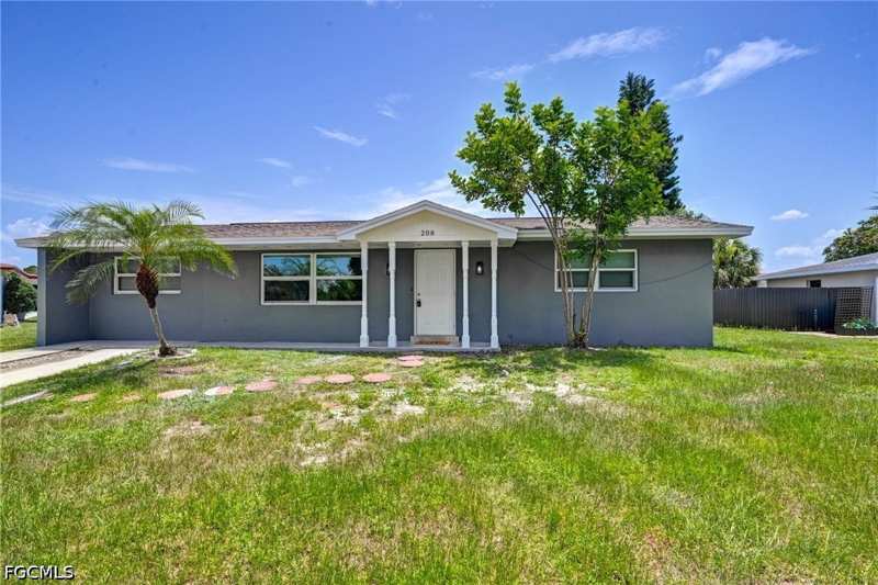 3 bedroom SingleFamilyResidence at 208 Norwich Ave, Lehigh Acres, Lehigh Acres — photo 1