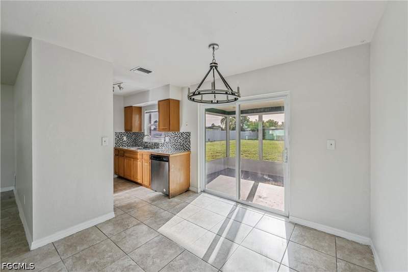 3 bedroom SingleFamilyResidence at 208 Norwich Ave, Lehigh Acres, Lehigh Acres — photo 5