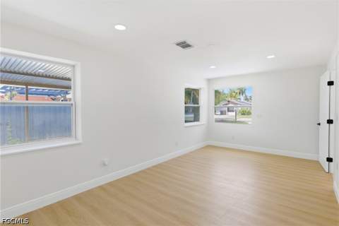 363 New York Dr, Fort Myers FL - photo 16 of 36