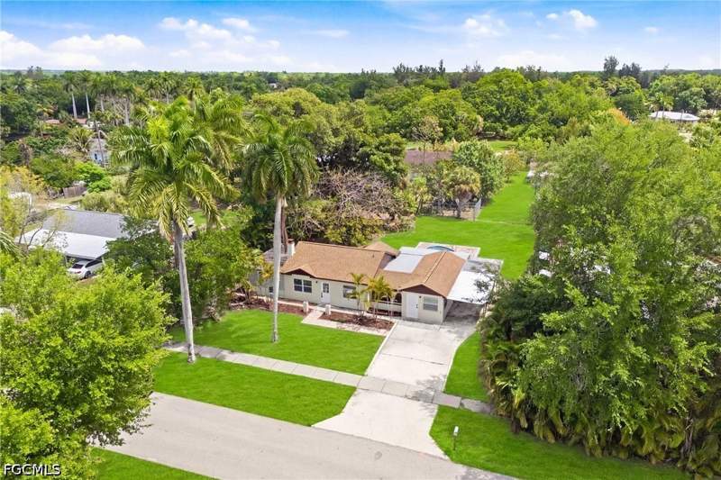 3 bedroom SingleFamilyResidence at 363 New York Dr, Alabama Grove Terrace, Fort Myers — photo 2
