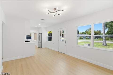 363 New York Dr, Fort Myers FL - photo 9 of 36