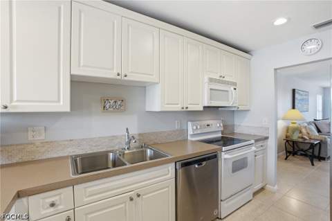 912 SE 46th St 201, Cape Coral FL - photo 11 of 41