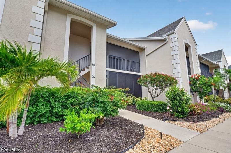 2 bedroom Attached at 12130 Kelly Greens Blvd 104, Verandas, Fort Myers — photo 4