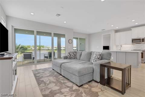 2633 Seychelles Cir 2305, Naples FL - photo 6 of 29