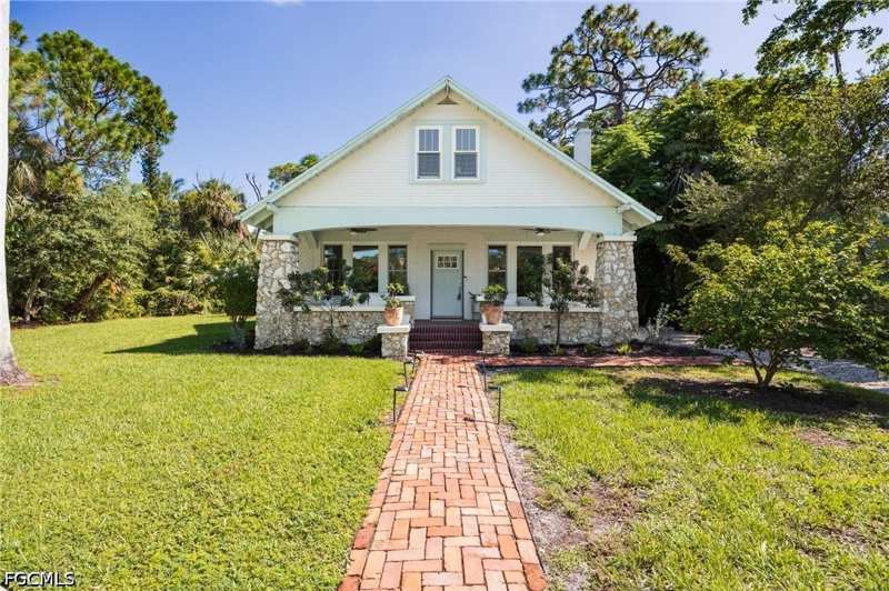 4 bedroom SingleFamilyResidence at 1473 Barcelona Ave, Valencia Terrace, Fort Myers — photo 1