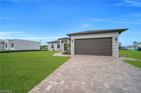 513 NW 25th Ter, Cape Coral FL - photo 10 of 39