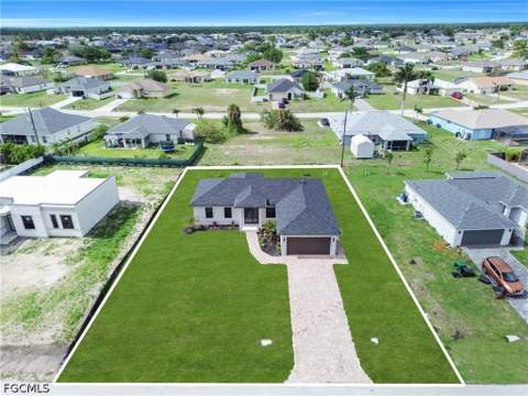 513 NW 25th Ter, Cape Coral FL - photo 6 of 39