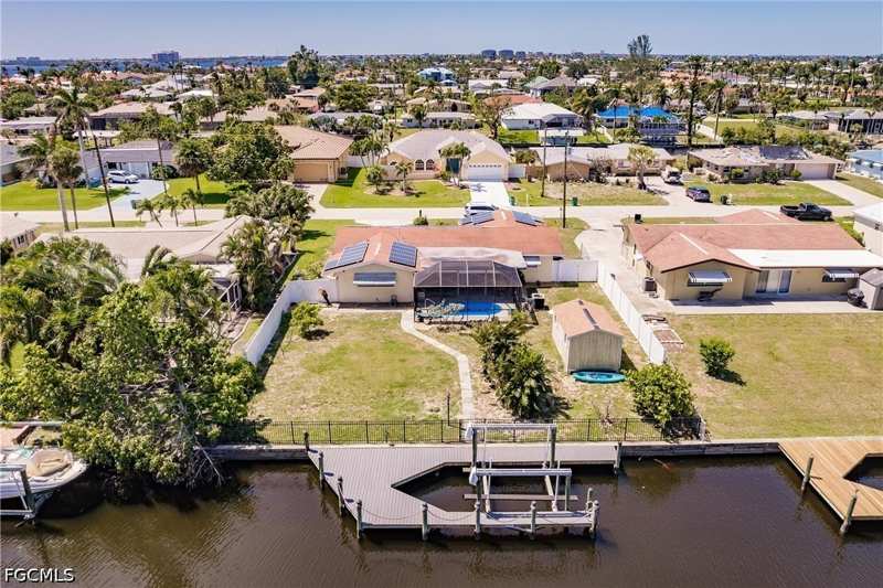 3 bedroom SingleFamilyResidence at 1437 Vendome Ct, Yacht Club, Cape Coral — photo 1