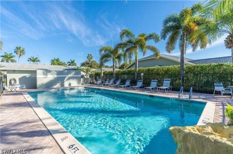 1704 Royal Cir 602, Naples FL - photo 24 of 29