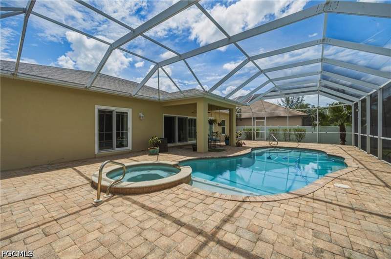 3 bedroom SingleFamilyResidence at 3512 SW 17th Pl, Cape Coral, Cape Coral — photo 2