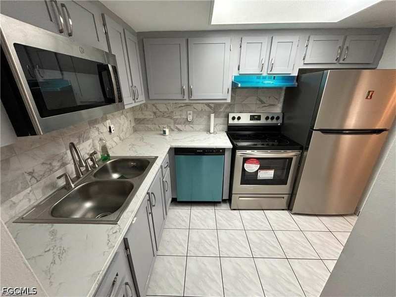 2 bedroom Condominium at 3704 Broadway 107, Windsor West, Fort Myers — photo 1