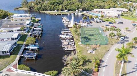 5655 Captain John Smith Loop, North Fort Myers FL - photo 16 of 48
