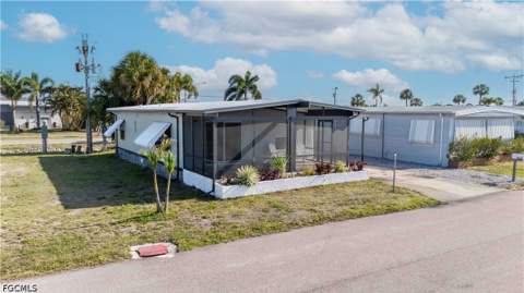 5655 Captain John Smith Loop, North Fort Myers FL - photo 6 of 48