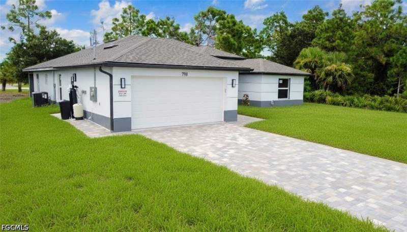 4 bedroom SingleFamilyResidence at 798 Bell Blvd S, Lehigh Acres, Lehigh Acres — photo 3