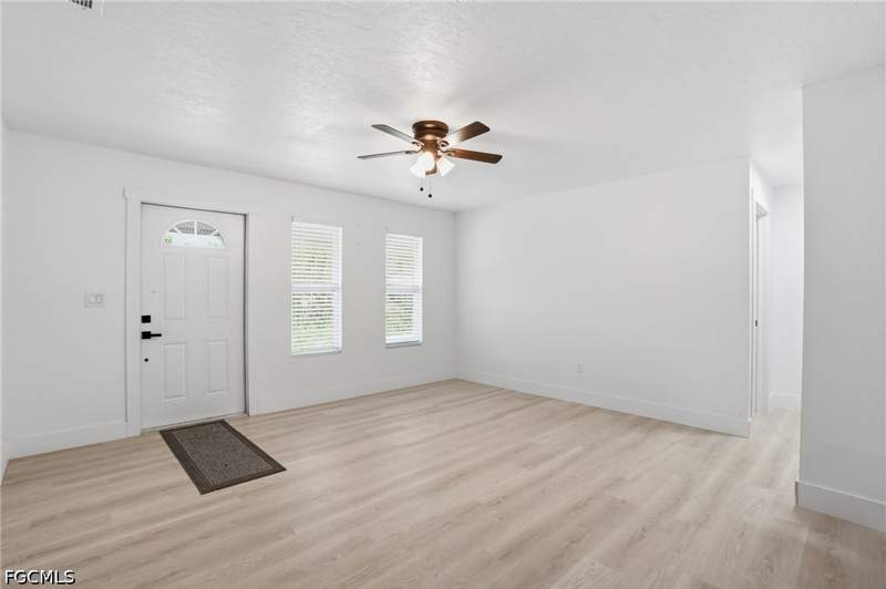 3 bedroom SingleFamilyResidence at 1702 E 6th St, Lehigh Acres, Lehigh Acres — photo 5