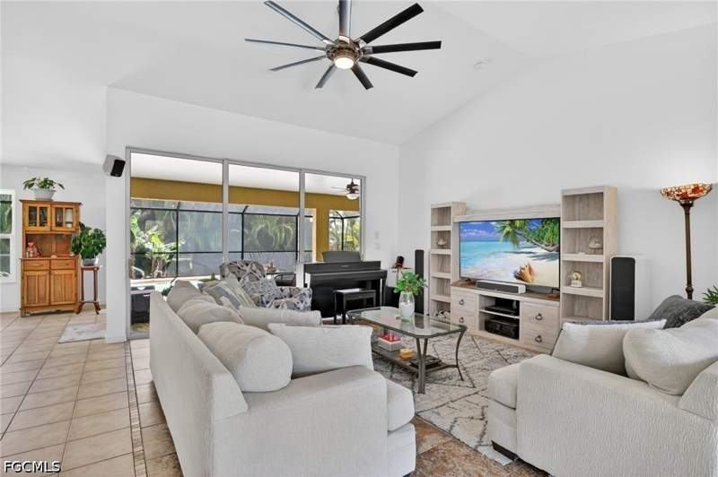 3 bedroom SingleFamilyResidence at 3809 Agualinda Blvd, Cape Coral, Cape Coral — photo 2