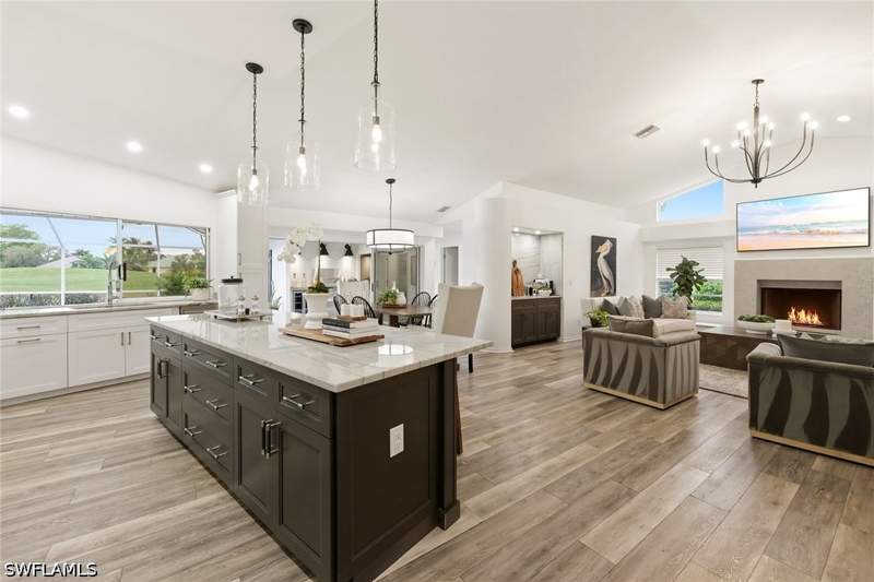 3 bedroom SingleFamilyResidence at 1918 Imperial Golf Course Blvd, Imperial Golf Estates, Naples — photo 2