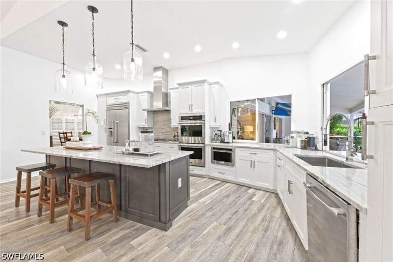 3 bedroom SingleFamilyResidence at 1918 Imperial Golf Course Blvd, Imperial Golf Estates, Naples — photo 3