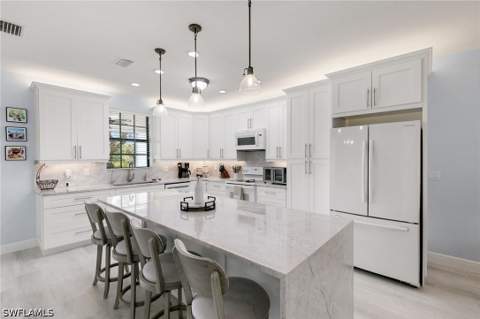 15068 Summit Place Cir, Naples FL - photo 6 of 30